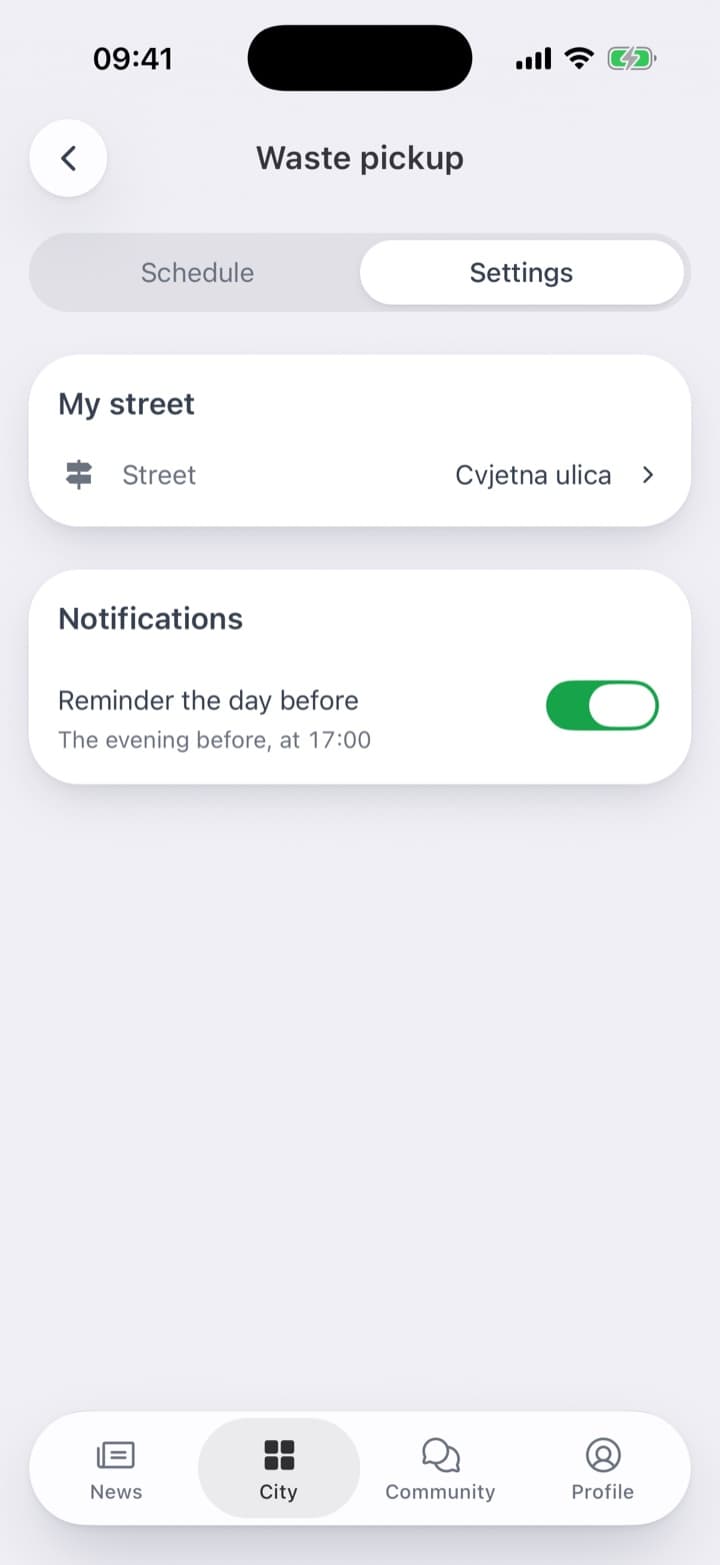 The schedule for the chosen street, by month. In the settings, the street and the reminder the evening before.
